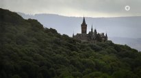 кадри з фільму Розумна селянська донька