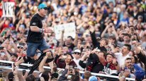 кадри з фільму WWE Реслманія 39