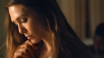 кадри з серіалу Співчуваю вашій втраті