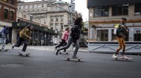 кадри з серіалу Бетті