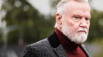 кадри з фільму Милосердя