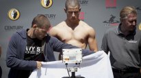 кадри з серіалу Королівство