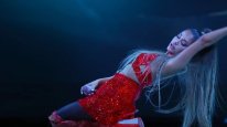 кадри з фільму Аріана Ґранде: Вибач, я кохаю тебе