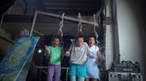 кадри з серіалу Я прокинулась вампіркою