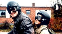 кадри з фільму Цацикі, мама та поліцейський
