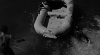 кадри з фільму Це прийшло з моря