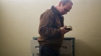 кадри з фільму У долині Ела