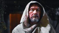 кадри з фільму Селище