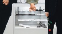 кадри з фільму Продавщиця