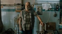 кадри з фільму Покинутий чоловік