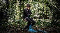 кадри з фільму Відповідальна дитина