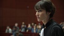 кадри з фільму Дівчина з браслетом