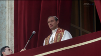 кадри з серіалу Молодий Папа