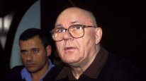 кадри з серіалу Диявол по сусідству