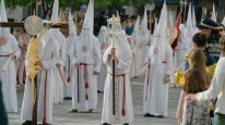 кадри з серіалу Коли нас ніхто не бачить