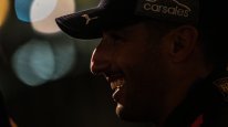 кадри з серіалу Formula 1: Жени, щоб вижити