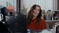 кадри з серіалу Газета