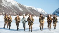кадри з фільму Епоха героїв