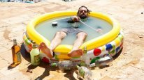 кадри з серіалу Остання людина на Землі