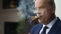 кадри з фільму Грошовий літак