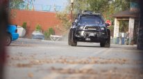 кадри з фільму Погоня за ураганом