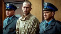 кадри з фільму 25 років невинності. Справа Томка Коменди