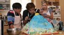кадри з серіалу Лікарка Дугі Камеалоха