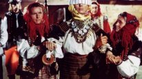 кадри з фільму Тіні забутих предків