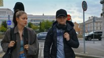 кадри з фільму Флора і син
