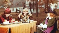 кадри з фільму Пан Володиївський