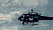 кадри з фільму S.W.A.T.: Перехресний вогонь