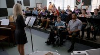кадри з серіалу Просто немає слів