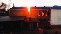 кадри з фільму Дім з привидами