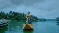 кадри з фільму Блискавка Муралі