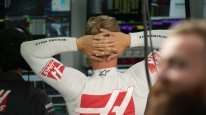 кадри з серіалу Formula 1: Жени, щоб вижити