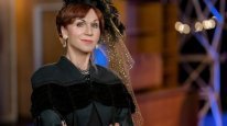 кадри з фільму Дуже нечесна гра. Таємниці Аврори Тігарден