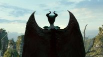 кадри з фільму Чаклунка: Повелителька темряви
