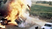 кадри з фільму Та, що породжує вогонь