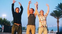 кадри з фільму Вечірка на Ібіці
