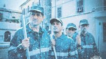 кадри з фільму Сховай бабусю у холодильнику
