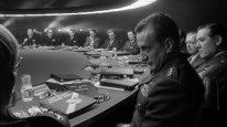кадри з фільму Доктор Стрейнджлав, або Як я перестав хвилюватись і полюбив бомбу