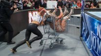 кадри з фільму WWE Без Жалю