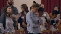 кадри з фільму Pray Away: Знищення молитвою