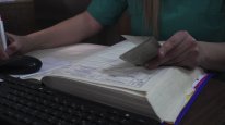 кадри з фільму Викрадачі немовлят