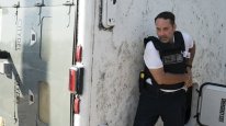 кадри з фільму Броня