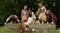 кадри з фільму Червона шапочка