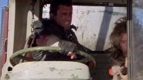 кадри з фільму Скажений Макс 2: Воїн Дороги