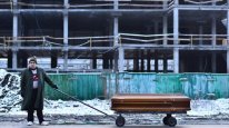 кадри з фільму Ізі
