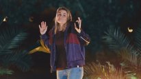 кадри з фільму Гейзел Брюґґер: Тропічне шоу