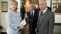 кадри з фільму Версія